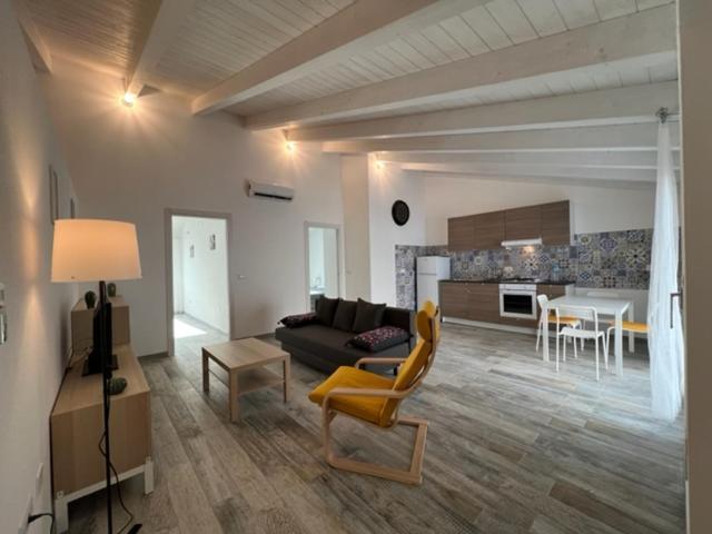 شقة Casa Sylvia SantʼAntìoco المظهر الخارجي الصورة